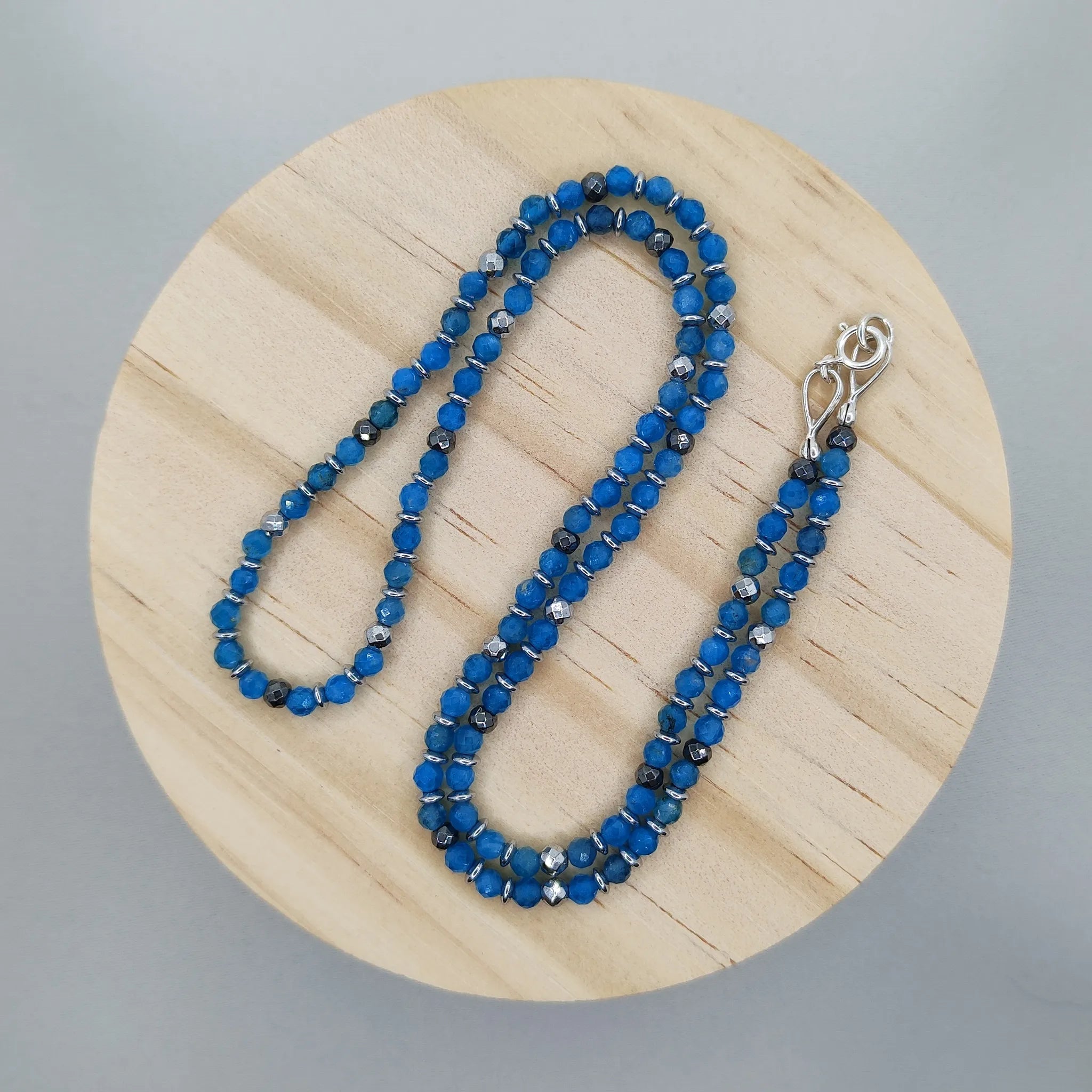 Naszyjnik z apatytu i hematytu