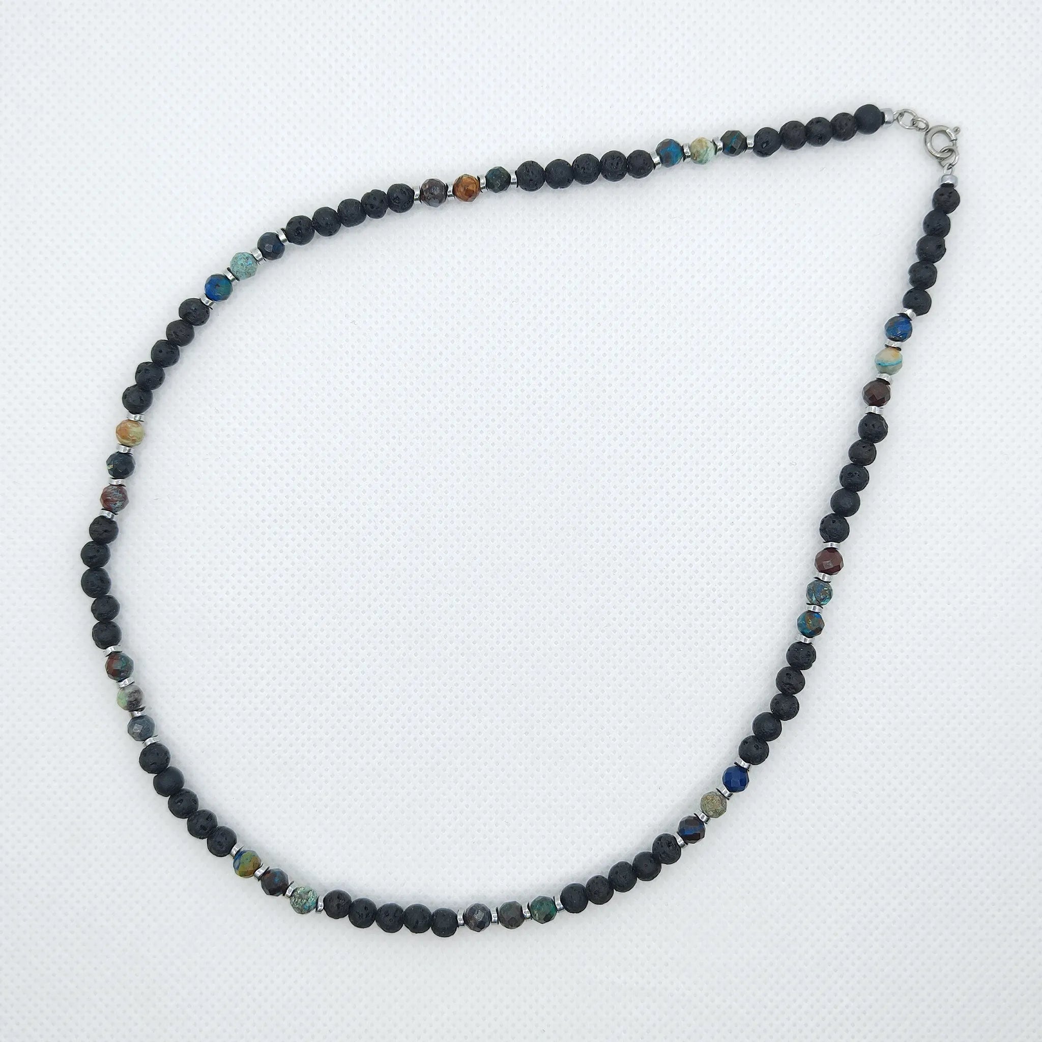 Naszyjnik z lawy wulkanicznej i chryzokoli