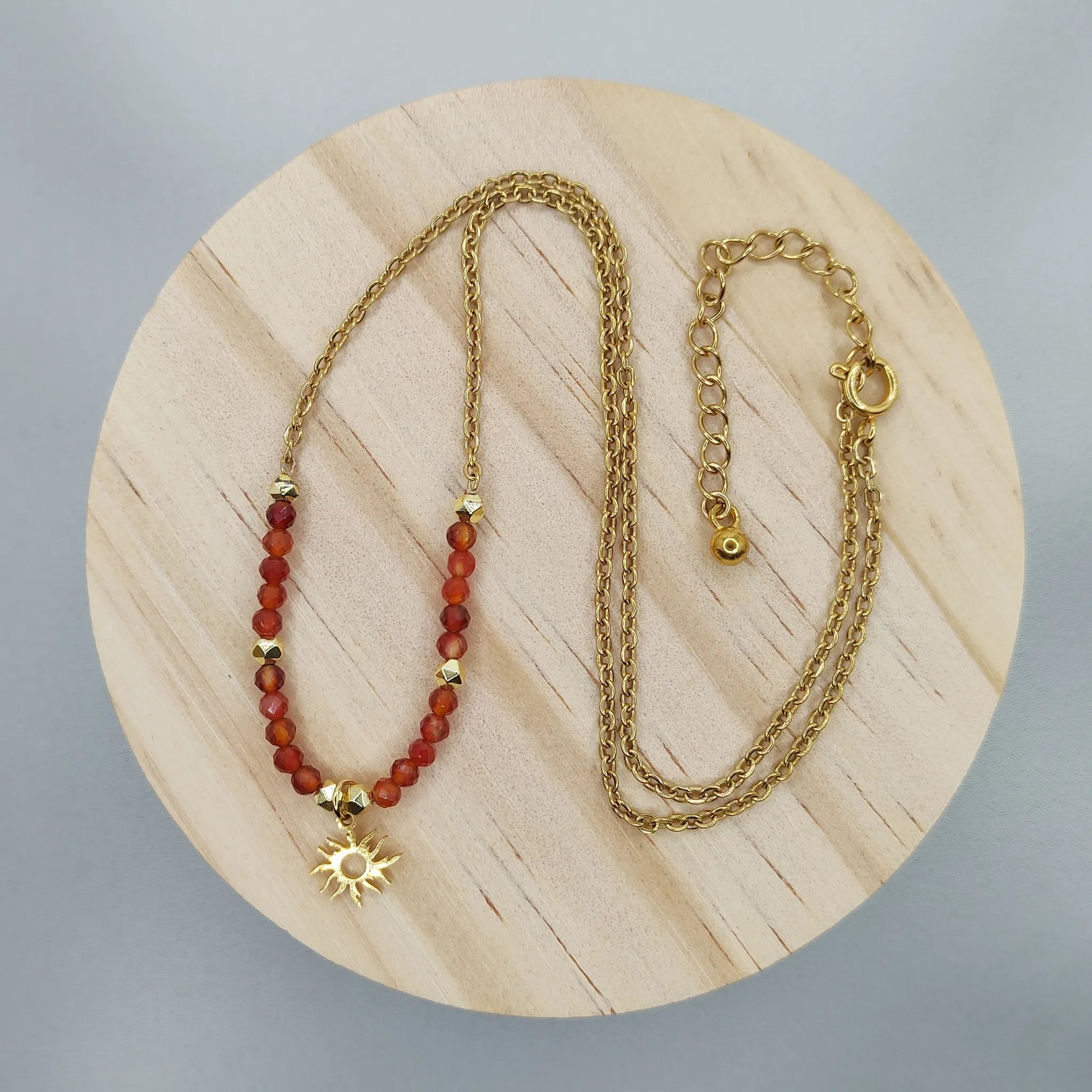 Naszyjnik z wstawką z karneolu