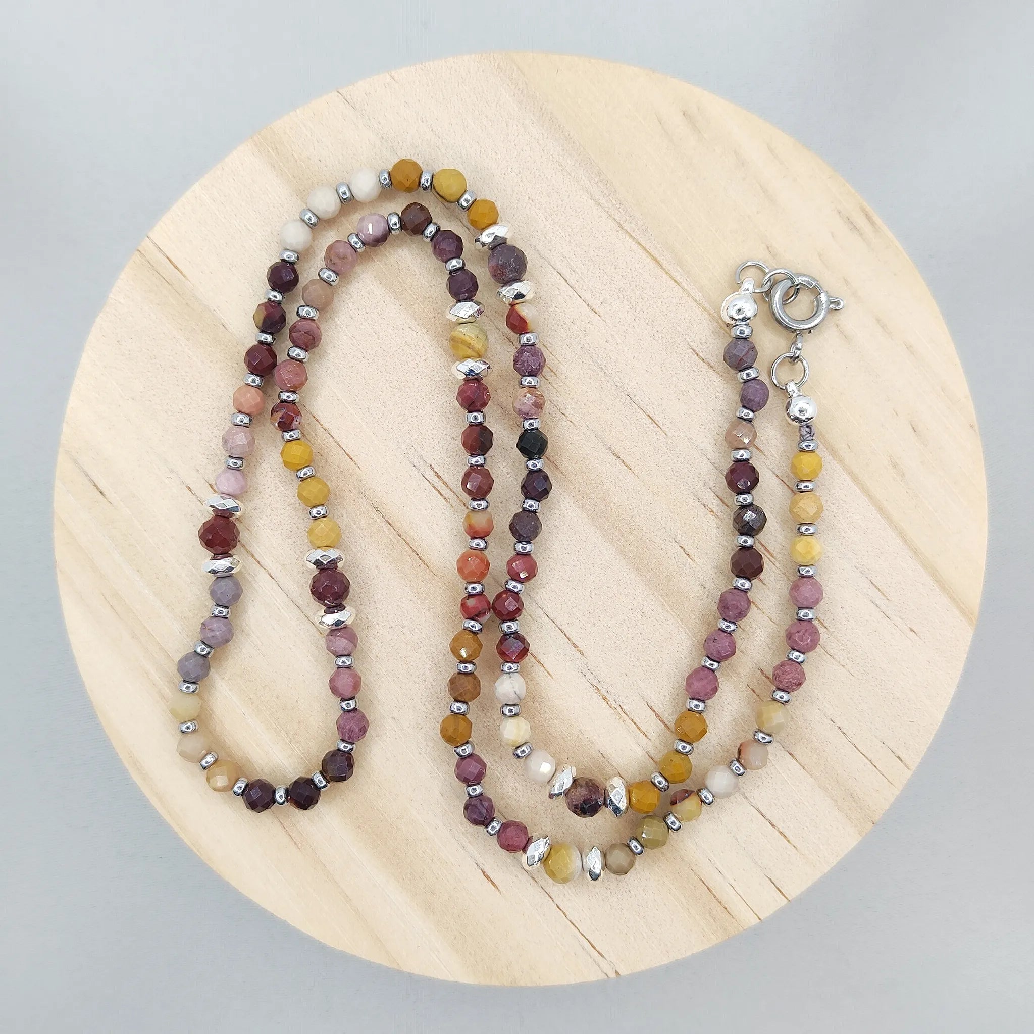 Naszyjnik z jaspisu mokait