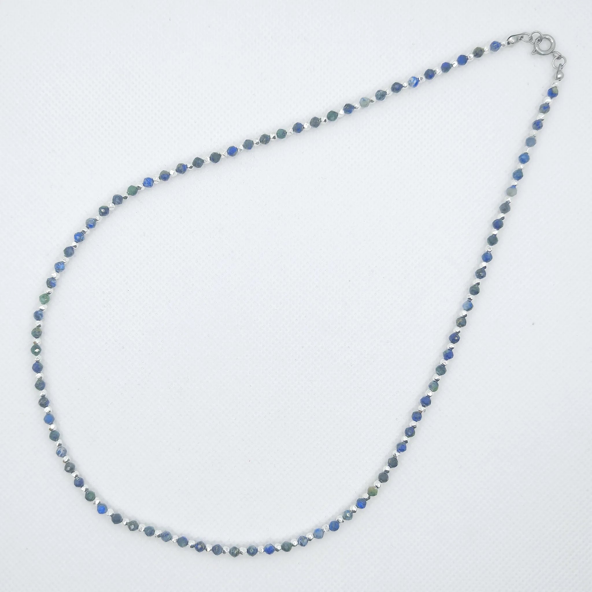 Naszyjnik z kamieni lapis lazuli