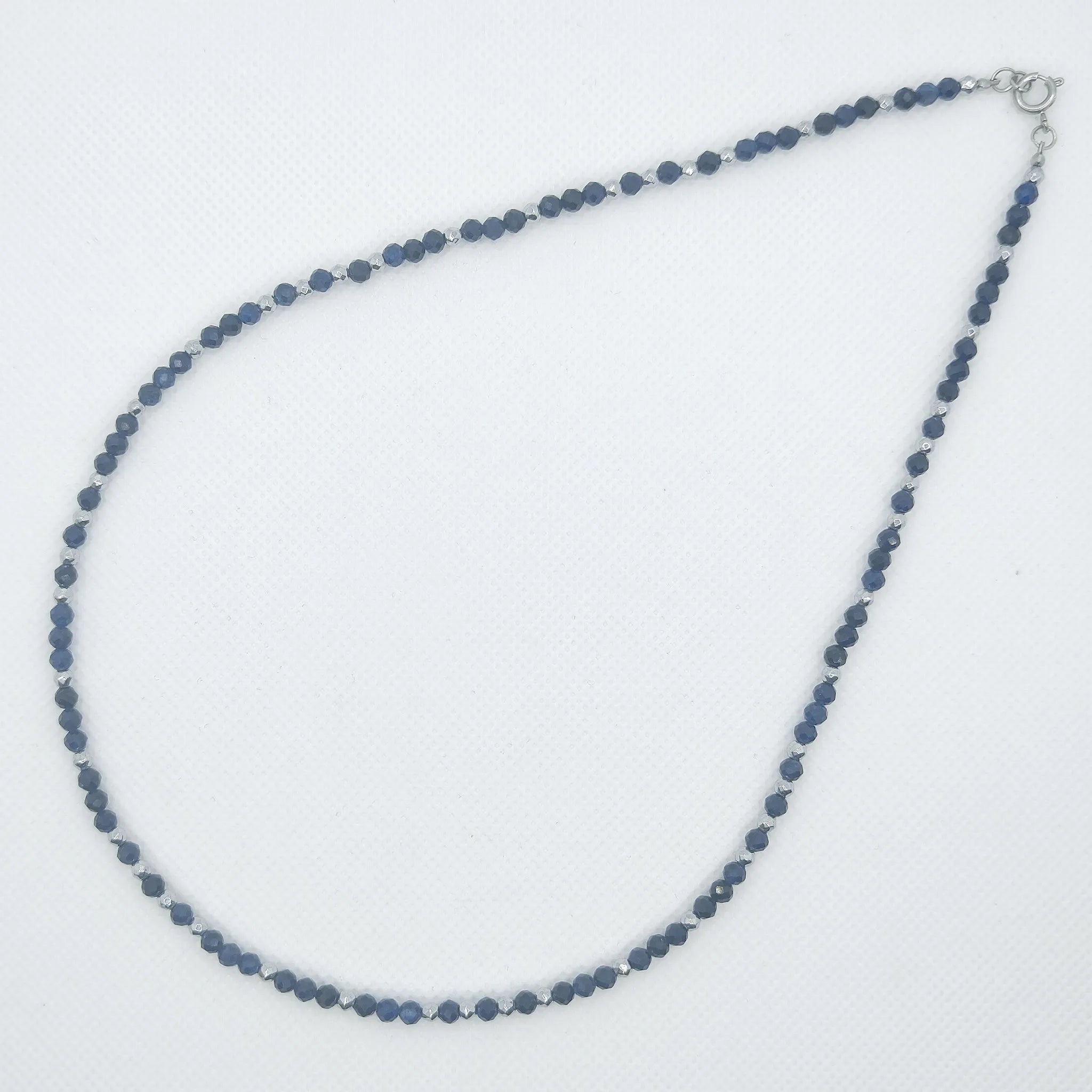Naszyjnik z szafirów i hematytu